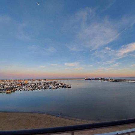 Marina Breeze Apartment Торевиеха Екстериор снимка