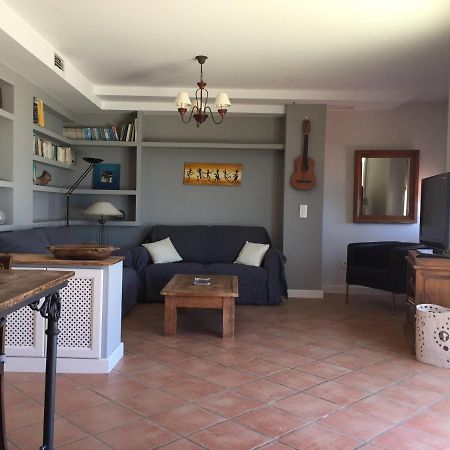 Marina Breeze Apartment Торевиеха Екстериор снимка
