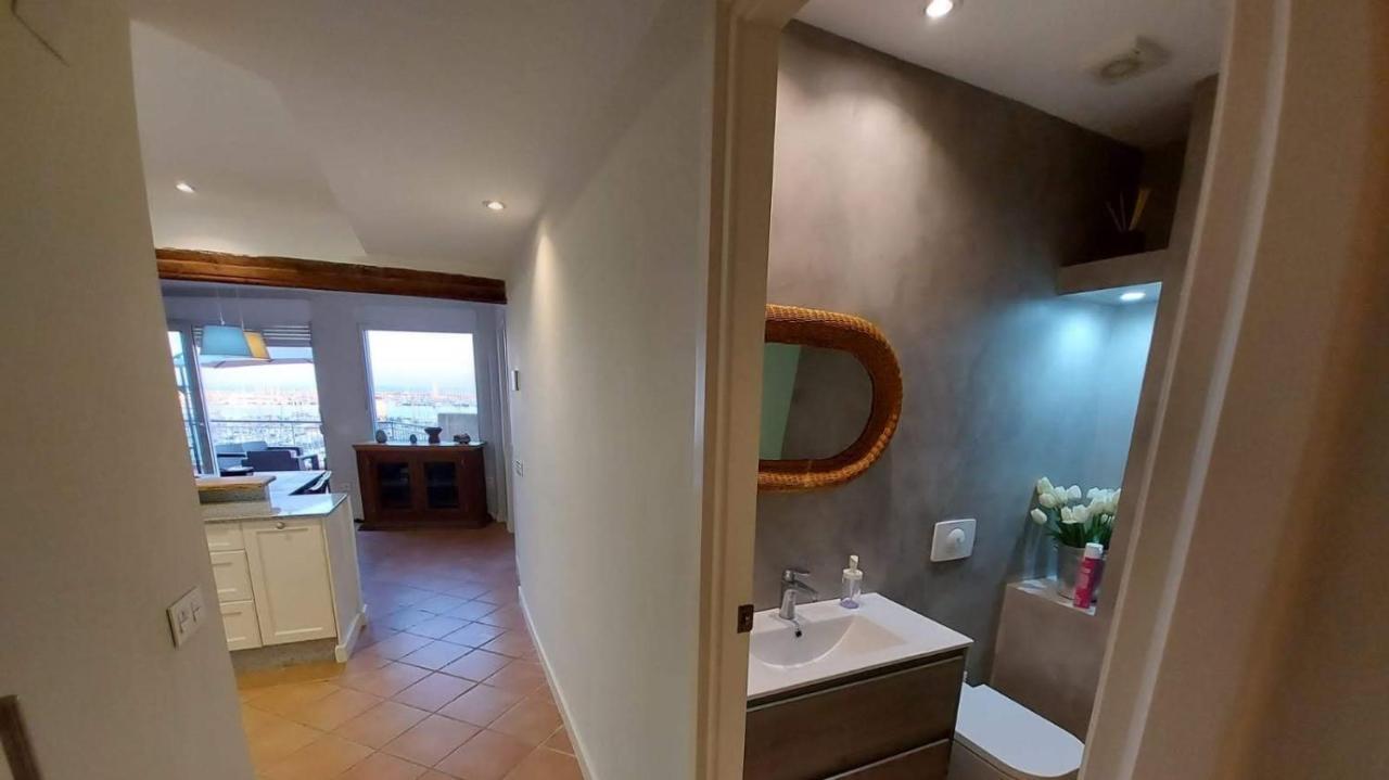 Marina Breeze Apartment Торевиеха Екстериор снимка