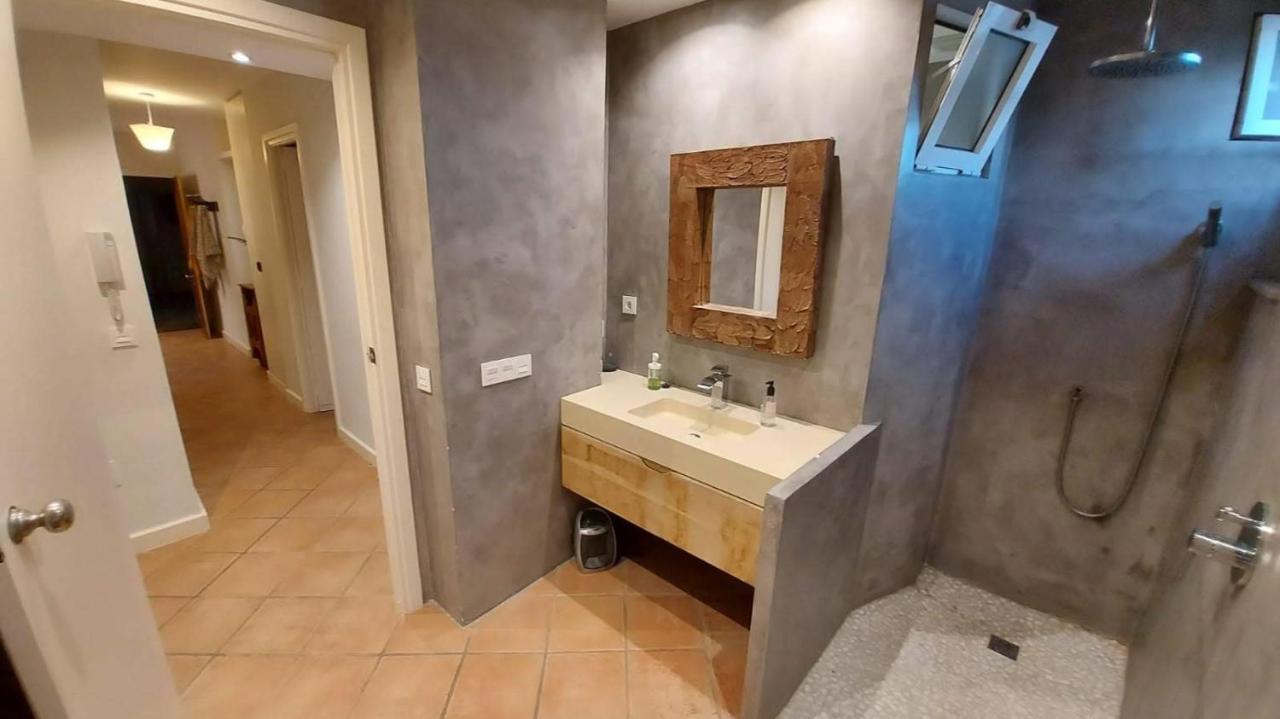 Marina Breeze Apartment Торевиеха Екстериор снимка