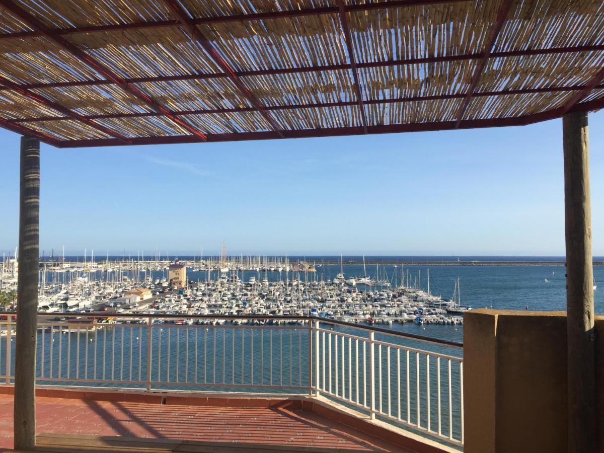 Marina Breeze Apartment Торевиеха Екстериор снимка